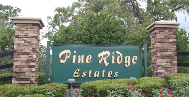 Estate Entry of the Horse Residence in Pine Ridge, Citrus County, Florida, FL, Home with Paddoc, Barn, Riding Trails on Gitta Barth Realtor Homes and Properties for Sale