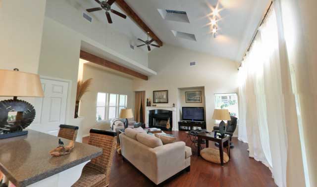 Great Room of the Horse Residence in Pine Ridge, Citrus County, Florida, FL, Home with Paddoc, Barn, Riding Trails on Gitta Barth Realtor Homes and Properties for Sale