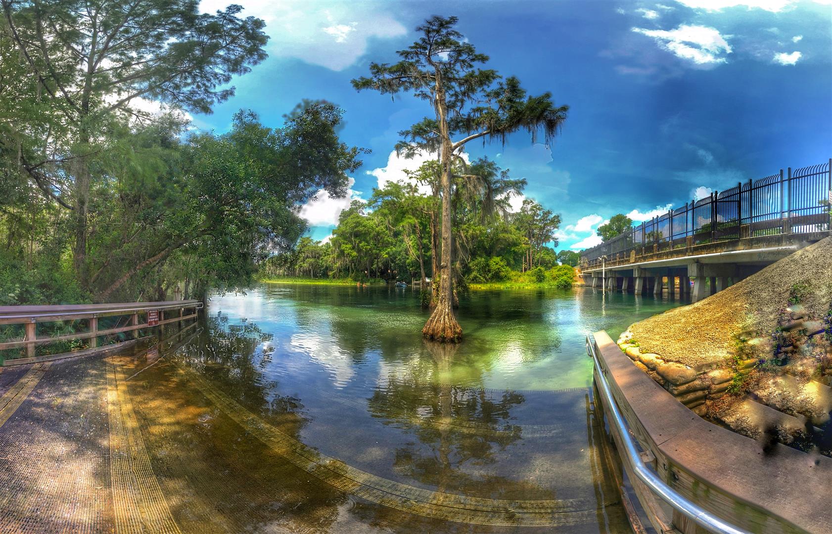 Rainbow River at Blue Run Park in Dunnellon, FL