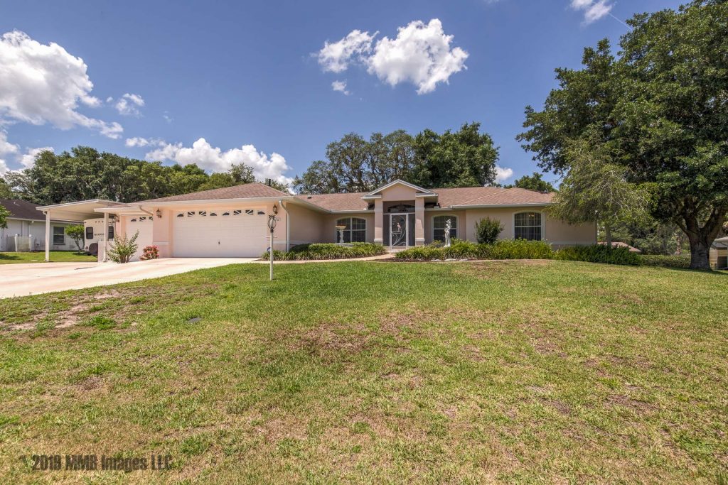 Real Estate Listing Photo for the Real Estate Home for Sale at the Inverness Golf and Counrty Club on 3076 S Blackmountain Dr., Inverness Citrus County, FL 34450